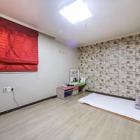 J Motel Gwangalli Пусан Екстер'єр фото